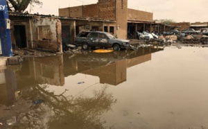 Gare routière à Louga inondée : les riverains accusent les agents de la mairie de Louga d’avoir bouché le canal d’évacuation des eaux pluviales