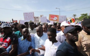 Le pôle jeunesse du FNR exige la libération immédiate de Khalifa Sall et le rétablissement de Karim Wade dans ses droits