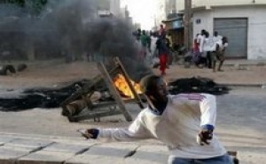 Diourbel en feu ! Jets de pierres contre grenades lacrymogènes – Gaza dans sa version Sénégalaise . 