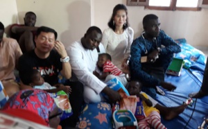 Photos : Modou Lô au chevet des orphelins du centre Keur Serigne Saliou