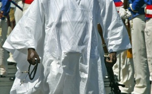 BOKARR SEY EX DIPLOMATE GAMBIEN : «Yaya vend de la cocaïne et des armes , Il assassine ses complices et offre des passeports diplomatiques à ses maîtresses »
