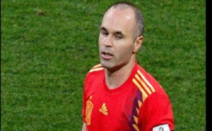 Société: Ce beau geste d’Iniesta et Podolski émeut la toile!
