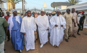 Visite de Macky Sall à Touba: Des chaussures et des chaussettes…