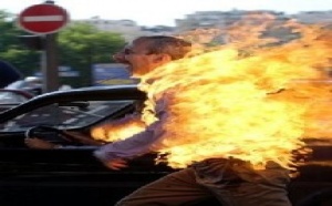 Un homme s’immole par le feu à Paris