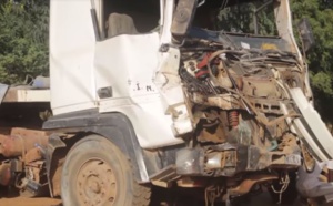 Vidéo - Allou Kagne : Une collision entre un camion et un mini-car fait 4 morts et plusieurs blessés 