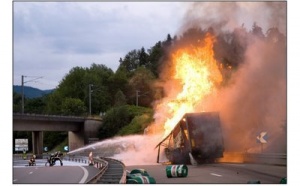 Insolite: Un camion en feu file à la caserne des sapeurs pompiers de Malick Sy