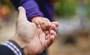 « Je loue un homme pour jouer le rôle de père pour ma fille et elle l’ignore »