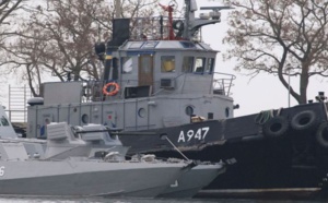 VIDEO - La Russie capture trois navires ukrainiens en mer Noire