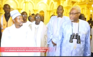 Serigne Bass Abdou Khadre visite la mosquée Massalickoul Jinane