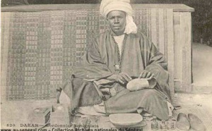 Carte postale : un cordonnier sénégalais immortalisé en photo