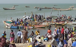 Soumbédioune: les pêcheurs barrent la Corniche pour réclamer du carburant
