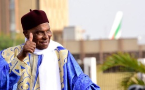 Vidéo : Alioune Tine "vilipende" Abdoulaye Wade devant Serigne Mountakha