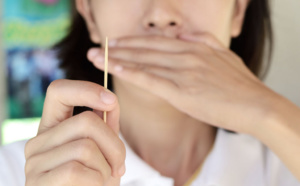 L'ingestion d'un cure-dent a failli lui coûter la vie