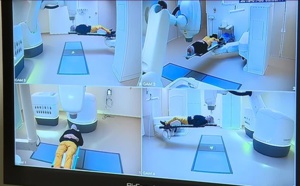 VIDEO - CHU de Bordeaux: un robot révolutionnaire pour soigner le cancer