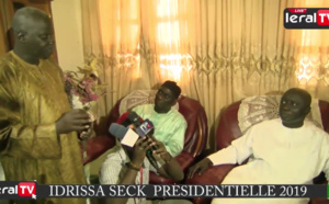VIDEO - Idrissa Seck chez la libérale Fatma Niang pour la massification de sa coalition à Linguère