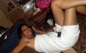 Adja Ndoye en mode serviette