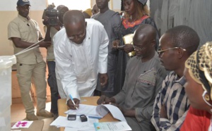 Quand le Pm Mahammed Boun Abdallah Dionne accomplit son devoir civique à l'école Samba Yomb Guillé de Gossas