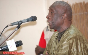 Recevant Idrissa Seck à son domicile aux Hlm5, Haj Mansour Mbaye dira : « Je ne m’en cache point, je te porte dans mon coeur »
