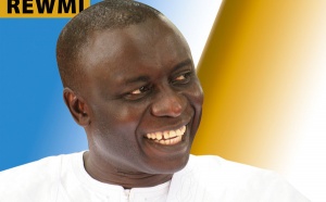 De grosses pontes libérales à Ziguinchor font leur acte d’allégeance auprès de la responsable départementale des femmes de l’ex-rewmi pour soutenir Idy en 2012