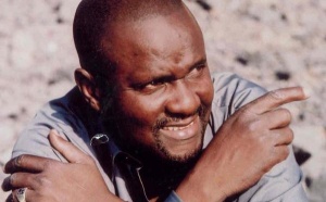 ISMAEL LÔ : L’artiste qui reçoit tout le monde les vendredis