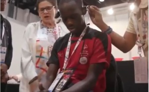 VIDEO : Mame Ndiagne Ndiaye, l’athlète sénégalais sourd entend pour la première fois...et pleure