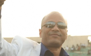 APRES L’AVANCE DE GASTON A EUMEU SENE   : Luc Nicolaï cale Modou Lô / Eumeu Sène pour le 25 décembre