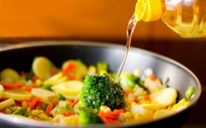 Cancer : les 2 huiles de cuisson qu'il ne faut pas utiliser