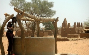 Kolong Fall À Ndande: Histoire D’un Puits Légendaire