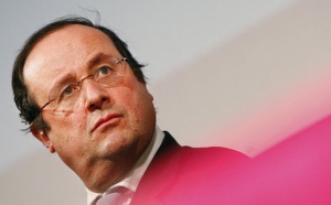 François Hollande, candidat consensuel des socialistes à la présidentielle de 2012