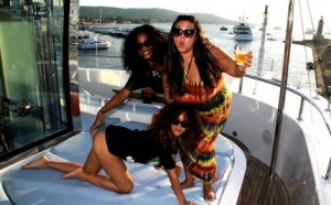 Rihanna : Ses photos de vacances perso sur Facebook !