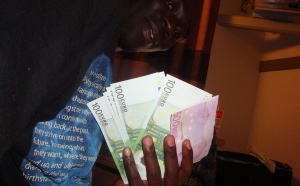 Photo : El Hadji, le jet-setteur sénégalais de Marseille en mode blow