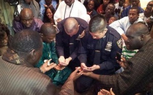 Photo : Les policiers américains, nouveaux talibés de Bethio