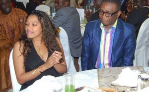 Youssou Ndour : au restaurant avec sa femme