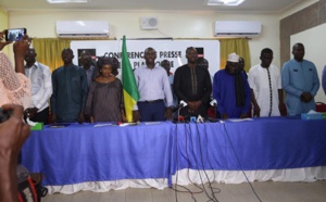 Manifestation contre Aliou Sall et Petro-Tim: « AAR LI NU BOOK » privée de la Place de l’Obélisque (images)