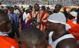 Tyson donne un ultimatum à Ibnou Diop: "choisis entre Eumeu et moi"