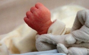 Drame: abandonnée par son époux, elle accouche et étrangle à mort son bébé