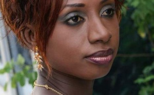 Photo : Maty Trois Pommes en mode portrait