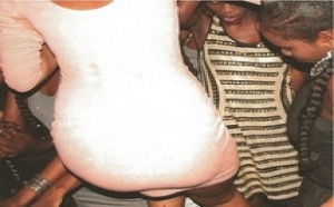 [Photos] Voici la preuve des fesses artificielles de Ndèye Ndack