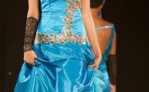 Photo : Le mannequin Amina Sow dans ses oeuvres