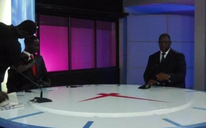 [PHOTOS] Macky Sall dans les locaux de la 2STv hier