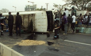 Autoroute à péage : un ‘’Ndiaga Ndiaye’’ se renverse et fait plusieurs blessés