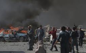 VIDEO - Les talibans revendiquent l'attaque à la voiture piégée à Kaboul