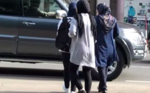 VIDEO - Institution Sainte Jeanne d’Arc: Les voilées et leurs parents manifestent devant l’école