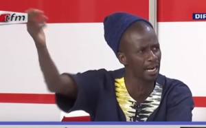 VIDEO - JEANNE D'ARC - Fou Malade : "il faut sortir vos enfants de ces écoles"