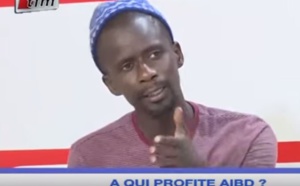 VIDEO - JAKAARLO BI - Fou Malade : "On est envahi par les Turcs..."