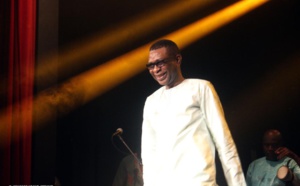 (PHOTOS) - Dans une Salle de Zurich, archi-comble : Les fans de Youssou Ndour refusent son départ de la scène