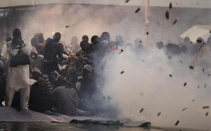 [Vidéo] La Police disperse la manifestation du M23