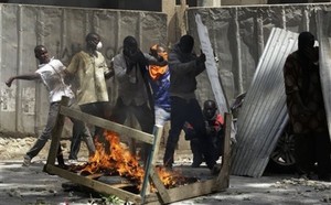 Reprise des manifestations à Sacré-Cœur et sur l’avenue Bourguiba