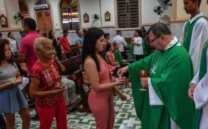 L'Église catholique assouplit le célibat des prêtres