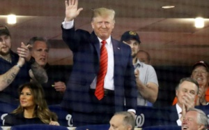 Donald Trump hué pendant un match de baseball des World Series